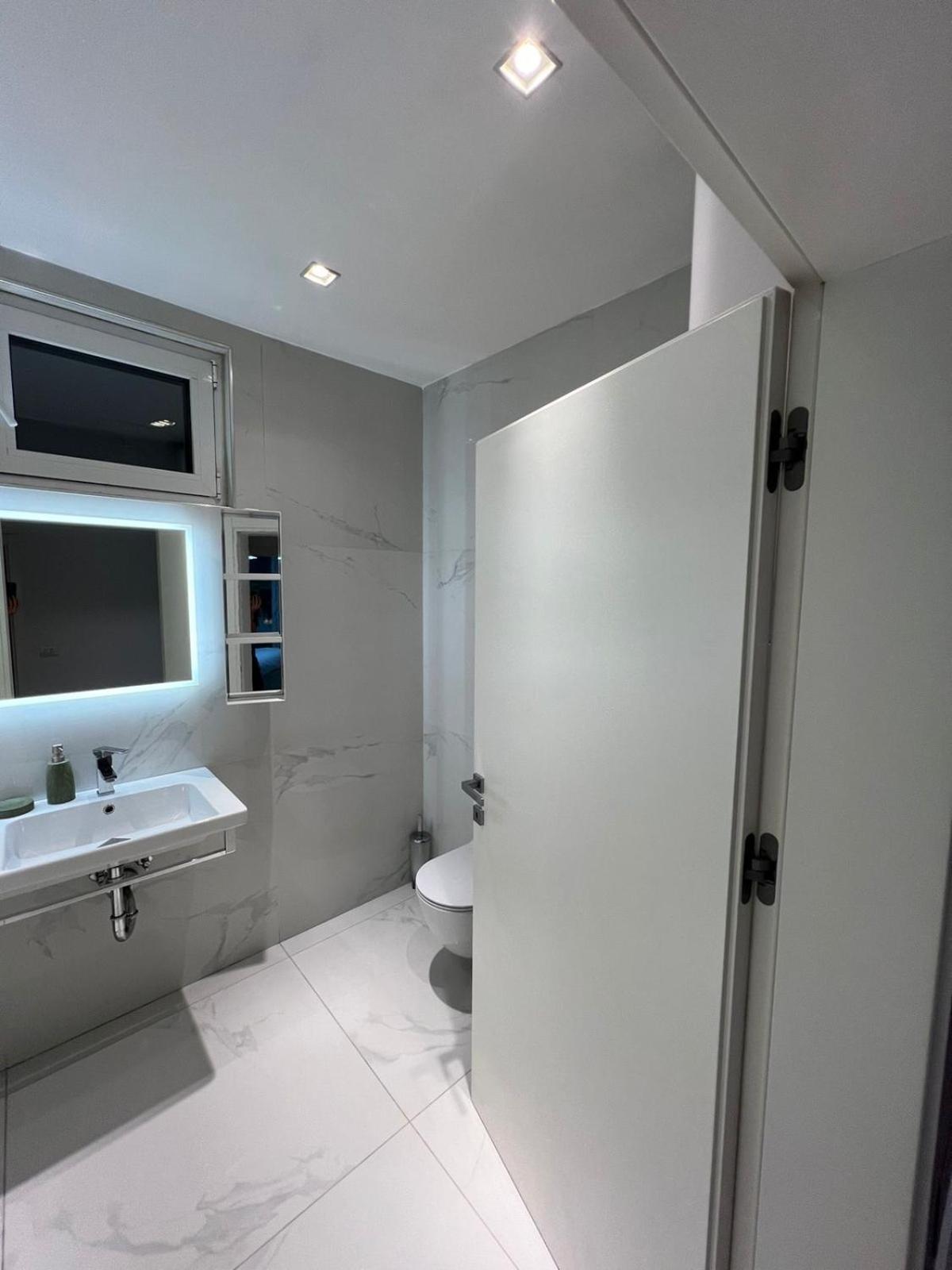 Appartamento Tirana Loft Living Esterno foto