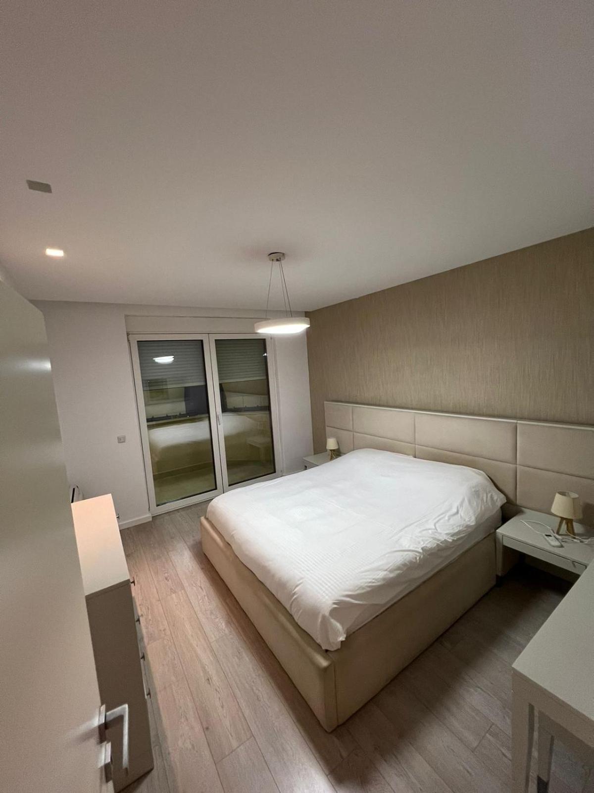 Appartamento Tirana Loft Living Esterno foto